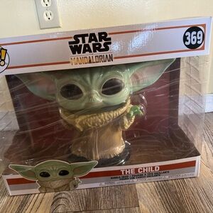 Star Wars Mandalorian The Child Figure - Green and Tan